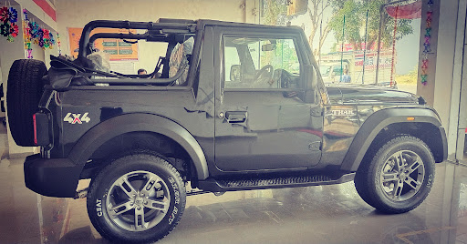 Accord Motors - mahindra Automotive | Show Room