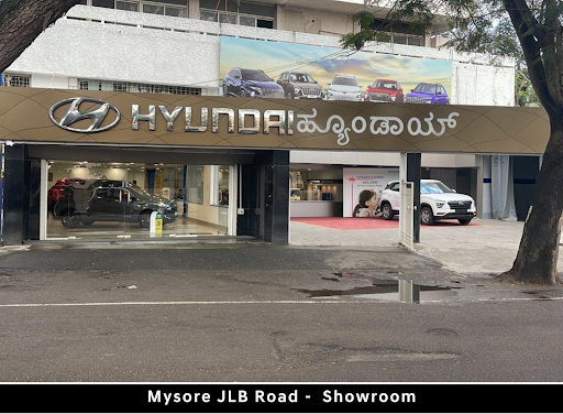 Advaith Hyundai 6 Automotive | Show Room