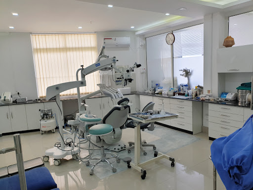 Advanced Dental Aesthetic & Implant Clinic Medical Services | Dentists