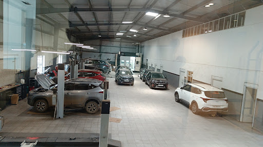 AKSHAY KIA Automotive | Show Room