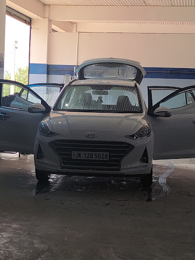 AM Hyundai Automotive | Show Room