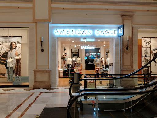 American Eagle Exclusive Store Shopping | Store