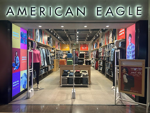 American Eagle Exclusive Store Shopping | Store