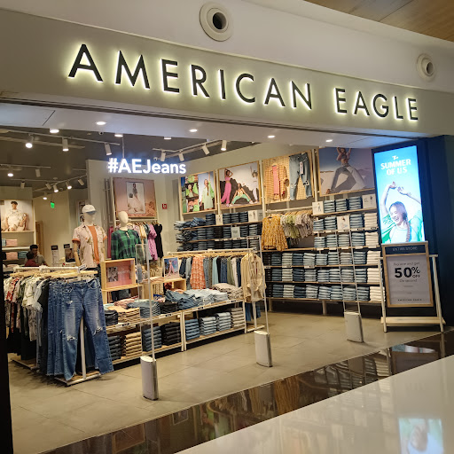 American Eagle Exclusive Store Shopping | Store