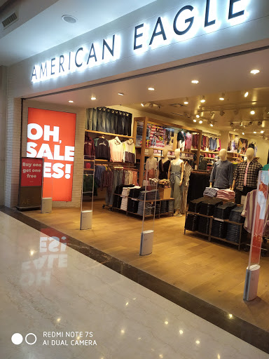 American Eagle Exclusive Store Shopping | Store