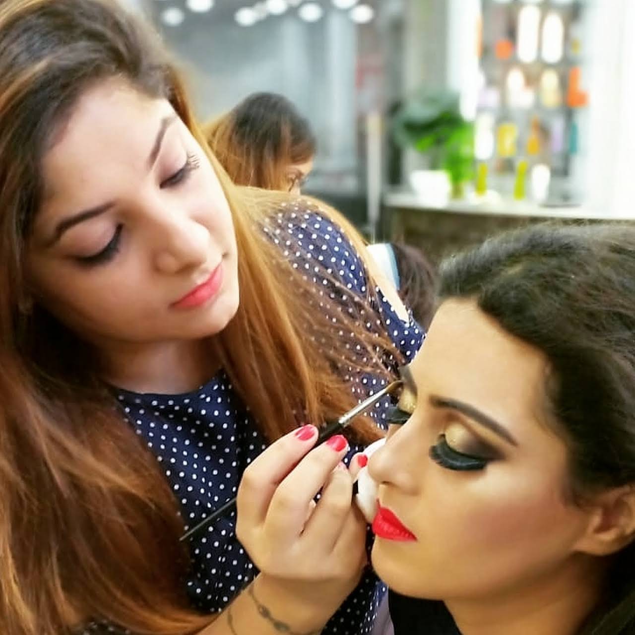 Anu makeovers (beauty salon & makeup studio) Active Life | Salon