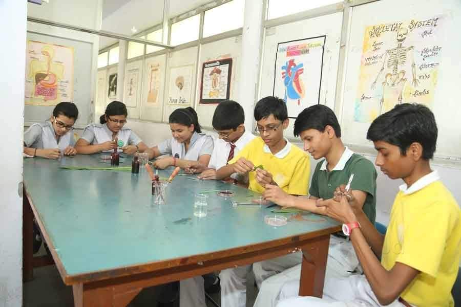 AVB Public School Patparganj Schools 003