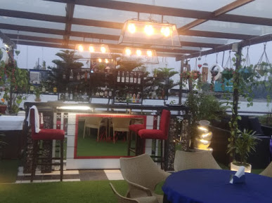 Balis Rooftop Lounge Food and Restaurant | Bar