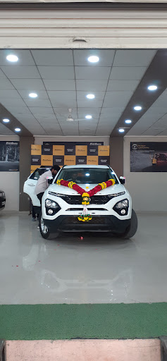 car&bike (By Mahindra First Choice) Jeen Mata Motors Automotive | Show Room