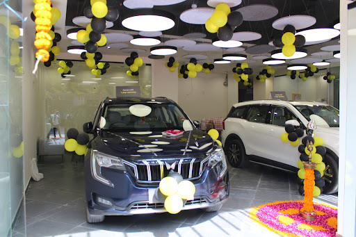 car&bike (By Mahindra First Choice) Sushil Cars Automotive | Show Room