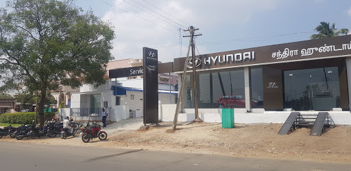 Chandra Hyundai Pollachi Automotive | Show Room