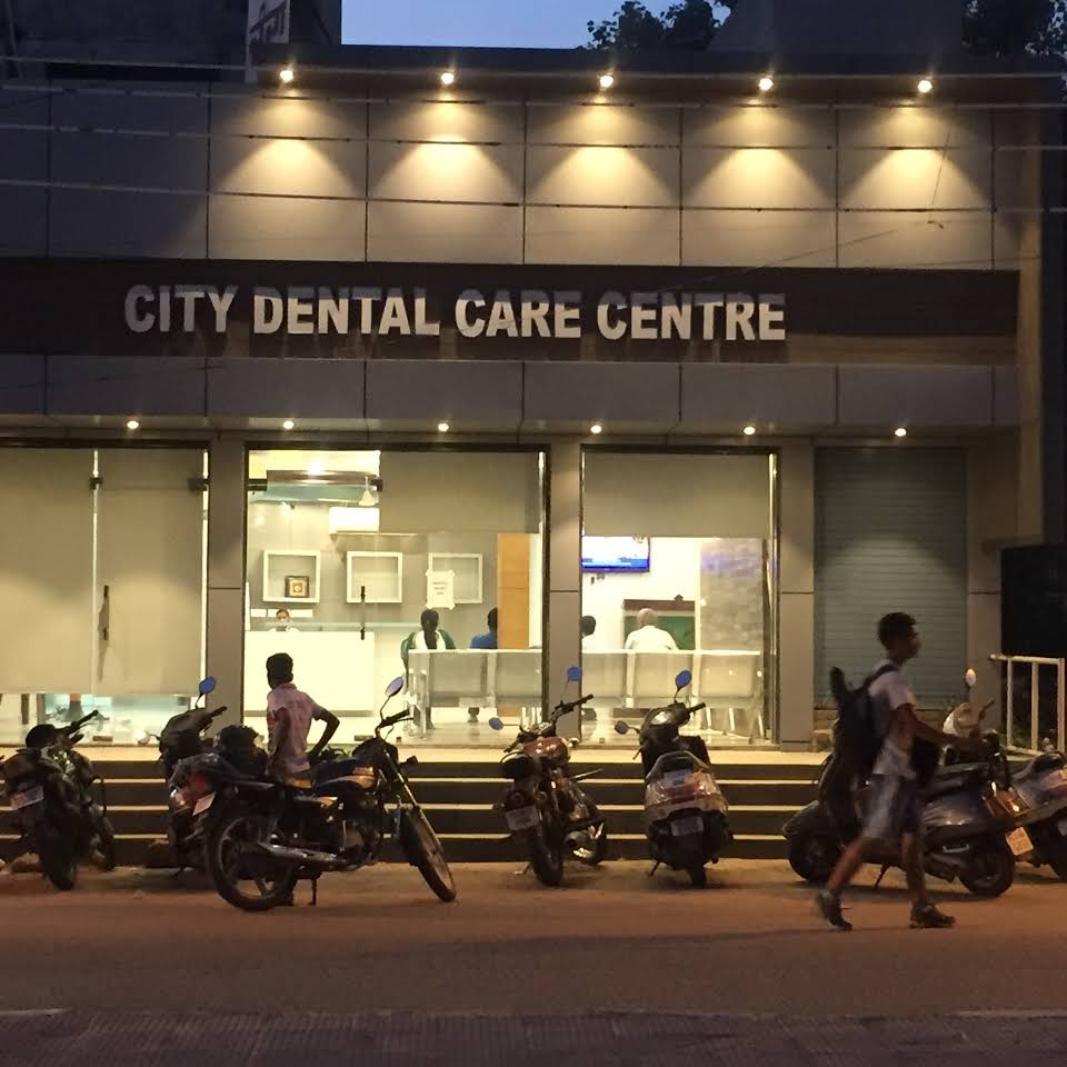 City Dental Care Centre Logo