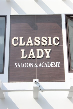 Classic Lady - Logo