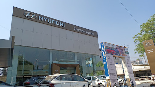 Down Town Hyundai Automotive | Show Room