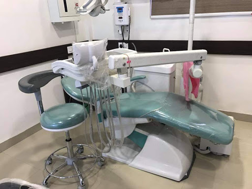 Dr.Aryas Dental Clinic Medical Services | Dentists