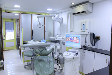 Dr Aryas Dental Clinic Medical Services | Dentists