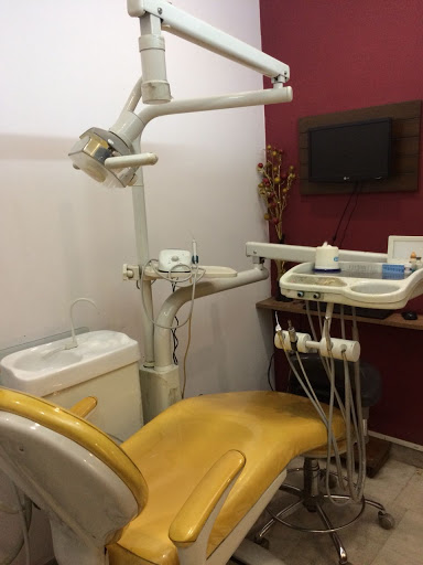 Dr Bhatias Dentist Medical Services | Dentists