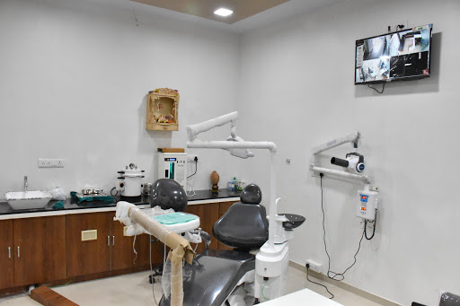 Dr Charmis Dental Clinic & Implant Center Medical Services | Dentists