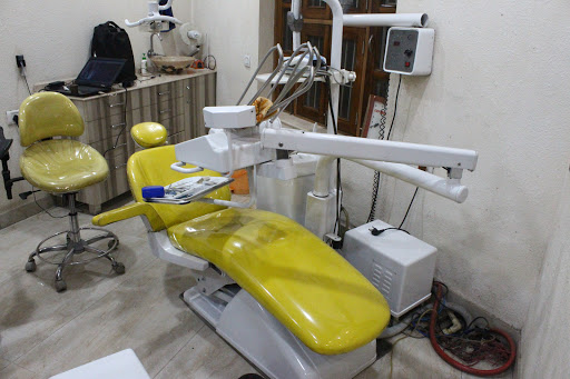 Dr. Gaurav Dixit & Shivani Dixit Medical Services | Dentists