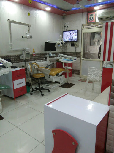 Dr. Vineet Arora Medical Services | Dentists