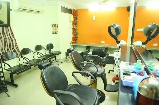 dreamz womens beauty parlour Active Life | Salon