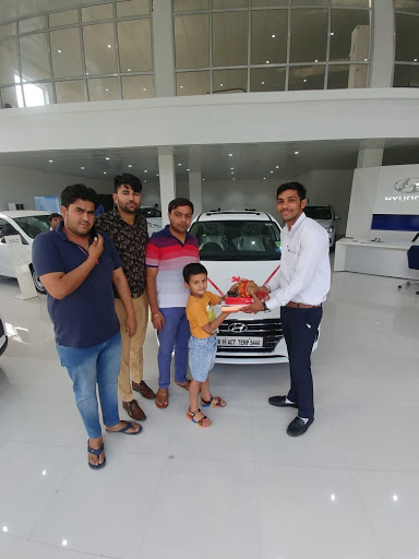 Drishti Hyundai Automotive | Show Room