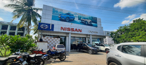 EXPRESS NISSAN GUNTUR Automotive | Show Room