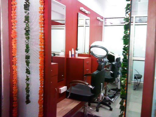 Feminaa Hair & Beauty Parlour Active Life | Salon