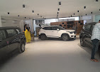 Frontier Kia, Safdarjung Automotive | Show Room