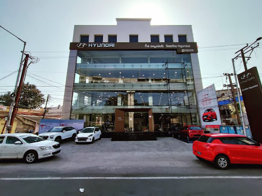 GEETHA HYUNDAI Automotive | Show Room