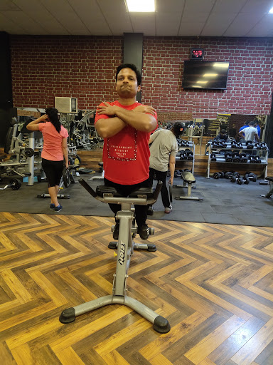 Golds Gym Shahjahanpur Active Life | Gym and Fitness Centre