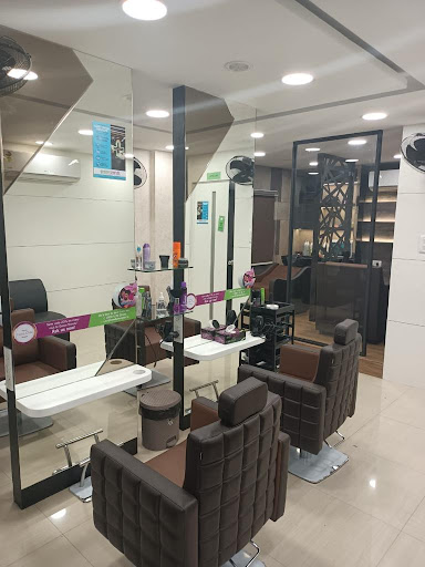 green trends Unisex Hair & Style Salon in Komarapalayam, Erode - Best ...