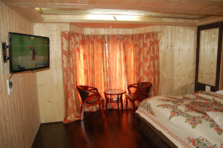 Gulmarg Zahgeer Continental Accomodation | Hotel