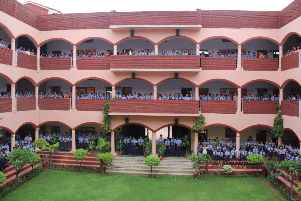 Hillwoods Academy Preet Vihar Schools 03