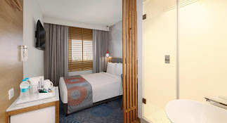 Holiday Inn Express Accomodation | Hotel