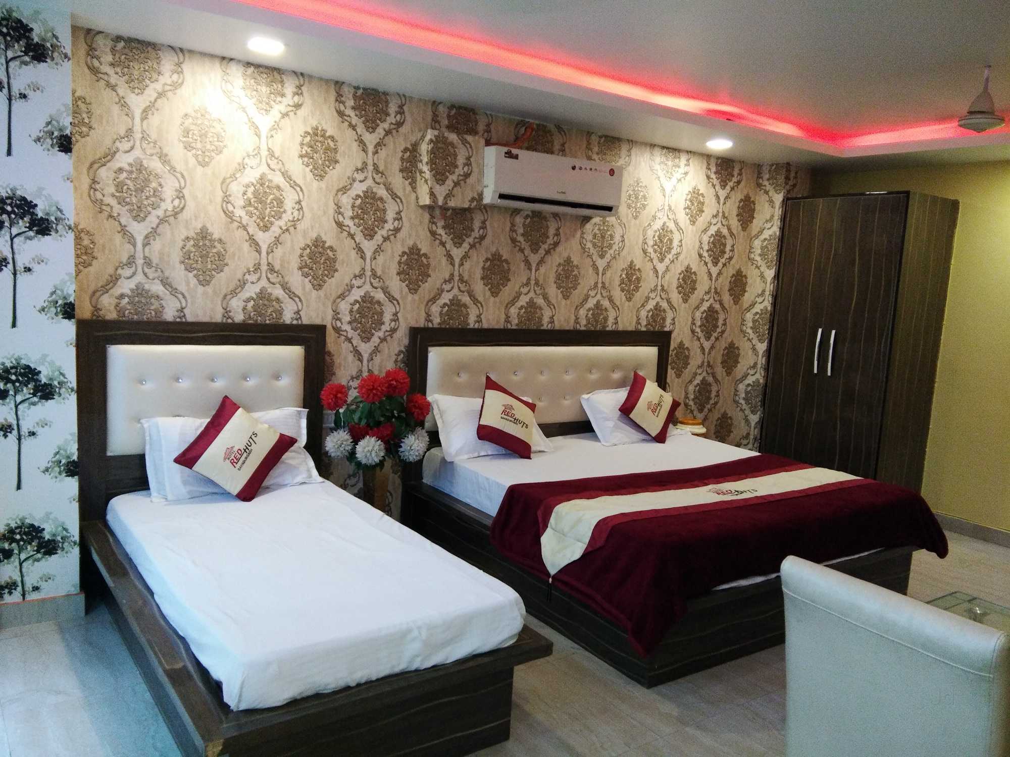 Hotel Red Huts Bahadurgarh Hotel 03