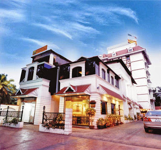 Hotel Yuvarani Residency Logo