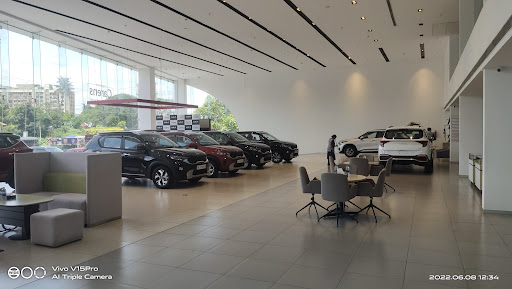 Incheon Kia - Desom Automotive | Show Room