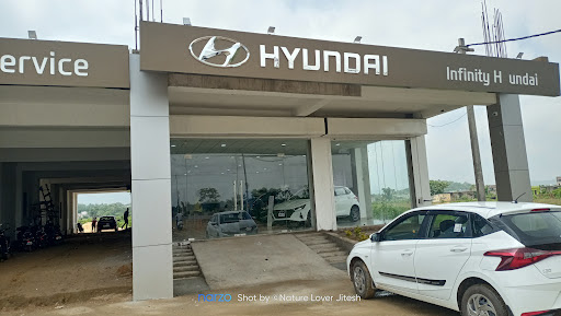 Infinity Hyundai Automotive | Show Room