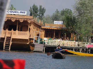 Jacqueline and Young Jacqueline Houseboats Accomodation | Home-stay