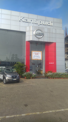 KANTIPUDI NISSAN Automotive | Show Room