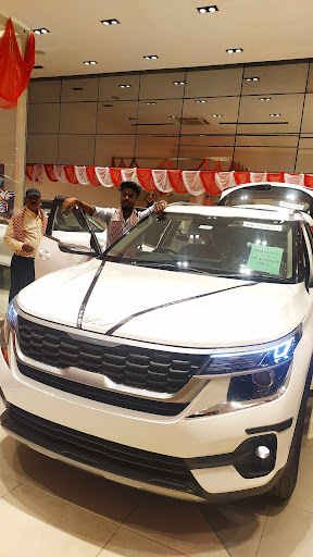 Kaysons Kia Automotive | Show Room