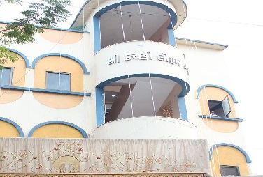 Kutchi Loharwadi Hall Logo
