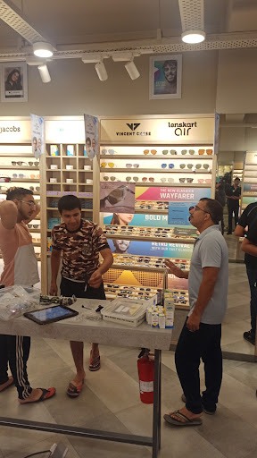 Lenskart showroom Shopping | Store