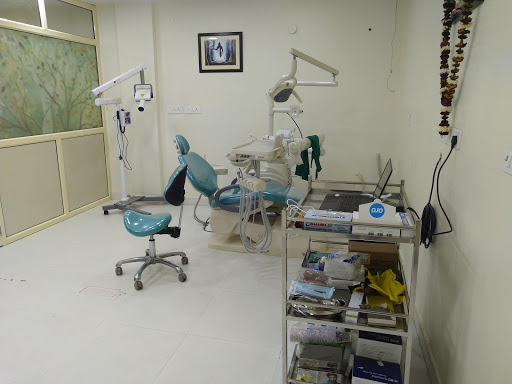 Mahajan Dental and Maxillofacial Centre Medical Services | Dentists