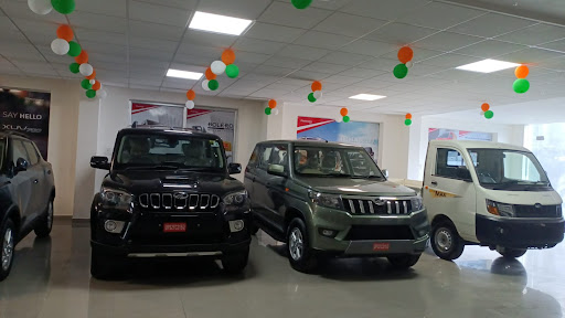 Mahindra A Automovers Automotive | Show Room