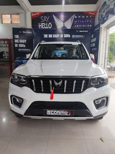 Mahindra A2Z Auto Wheels - SUV Automotive | Show Room