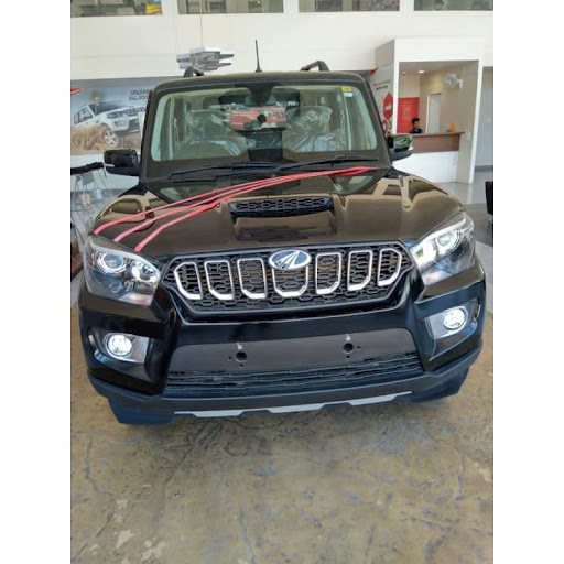 Mahindra Amber Automotive - SUV Automotive | Show Room