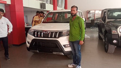 Mahindra Amit Motors Automotive | Show Room