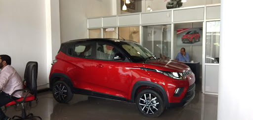 Mahindra Authorised Sales Automotive | Show Room